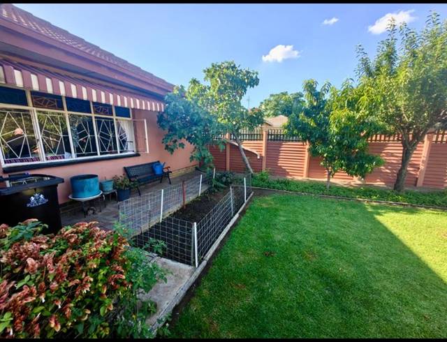 3 BEDROOM HOUSE FOR SALE IN VANDERBIJLPARK CE 2